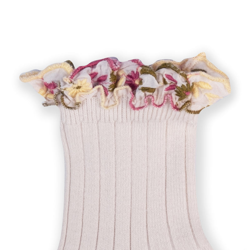 Collegien Anemone Embroider Ruffle Ankle Socks -Blanc Neige *preorder*