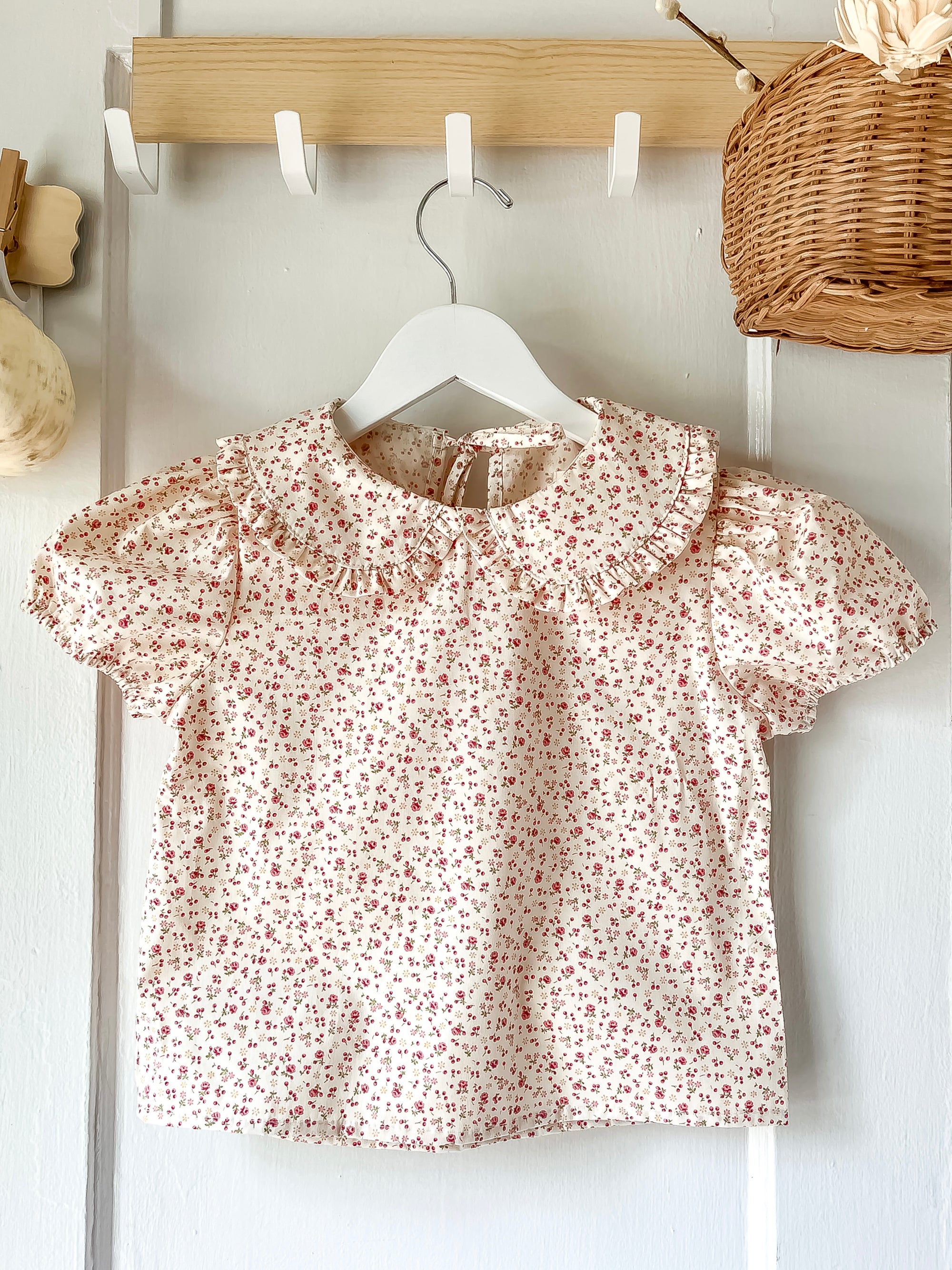 Le Petit Elle Penelope Top - Short Sleeve Cream Berry