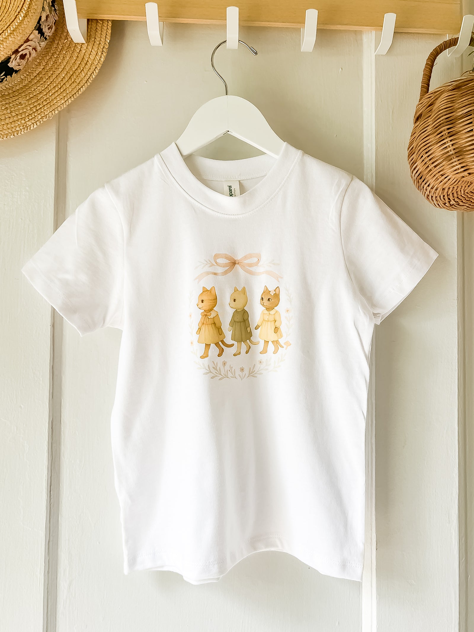 Le Petit Elle Organic White Tee - Cat Friends