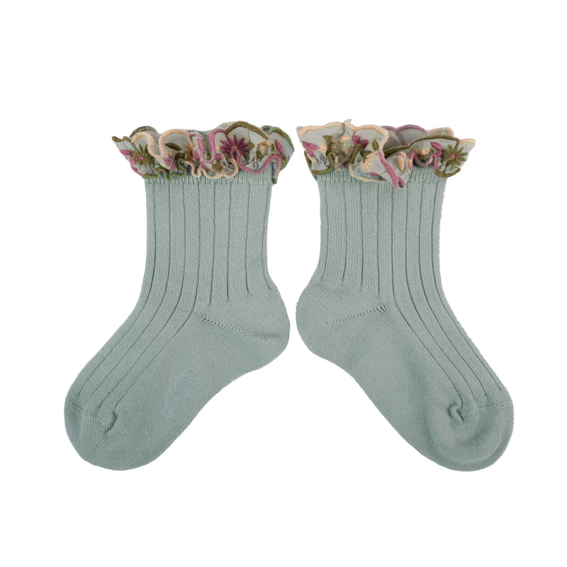 Collegien Anemone Embroider Ruffle Ankle Socks - Marine *preorder*