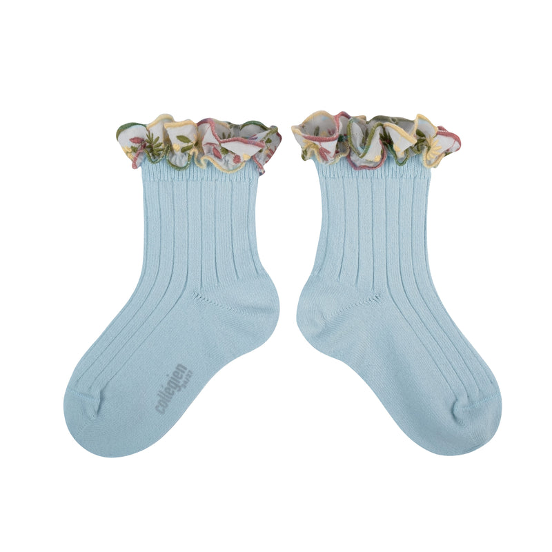 Collegien Anemone Embroider Ruffle Ankle Socks - Glacier *preorder*