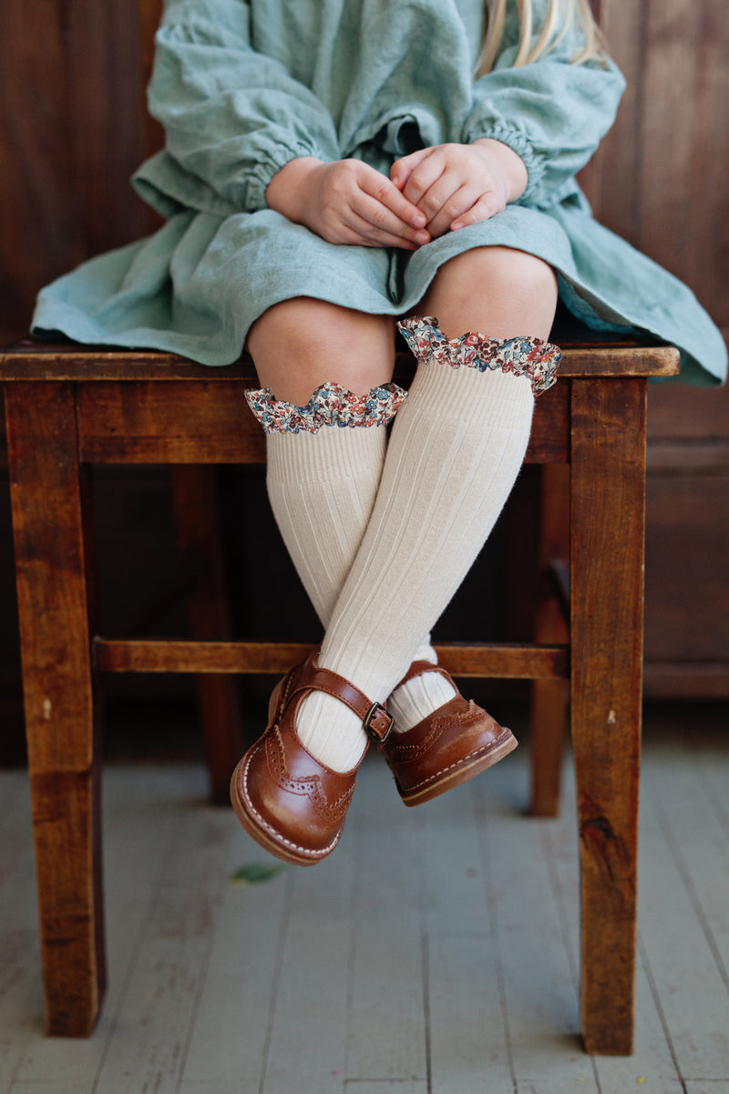 Collegien Elisabeth Liberty Ruffle Knee High Socks/ Doux Agneaux *preorder*